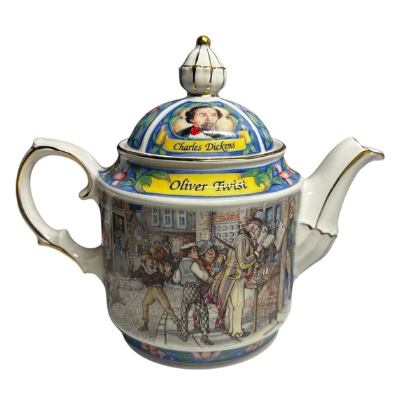 Vintage Charles Dickens 'Oliver Twist' Sadler Tea pot